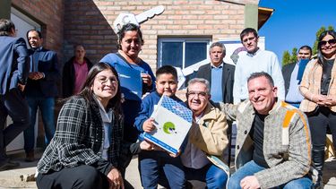 Jalil entregó viviendas rurales en Santa María y San José
