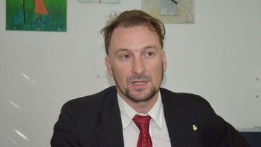 Indagan a los presos acusados de matar al único detenido