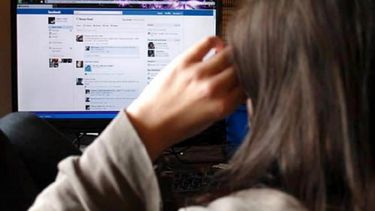 Debe indemnizar a su ex por difamarlo por Facebook