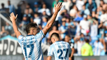 racing le gano 2-1 a argentinos juniors y sumo su primer triunfo en el torneo apertura
