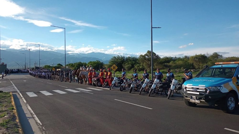 Acto. En la zona sur de la ciudad, con la entrega de motos al flamante grupo motorizado femenino.
