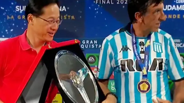gustavo costas no queria recibir el premio al mejor dt de la copa sudamericana