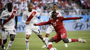 peru perdio ante dinamarca en su regreso al mundial tras 36 anos
