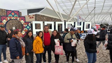 Campaña. Jerez repartió naranjas entre turistas en el Poncho.