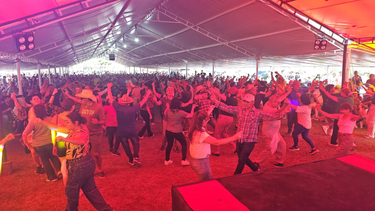 Unas 10 mil personas llenaron el festival en Las Piedras Blancas