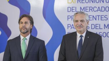 Alberto Fernández acusó a Lacalle Pou de querer romper el bloque