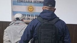 Un joven intentó prenderse fuego y roció con alcohol a los policías que intervinieron
