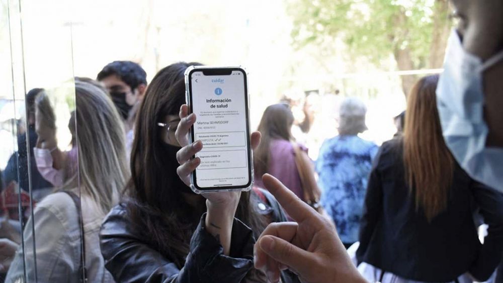 El pase sanitario es aquella medida que obliga a dejar constancia del esquema de vacunación completo para realizar algunas actividades