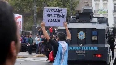 Políticos, periodistas y organismos de DD. HH. exigen al Gobierno nacional que garantice la libertad de manifestación