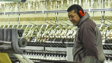 el gobierno provincial efectuo el primer pago de la emergencia textil