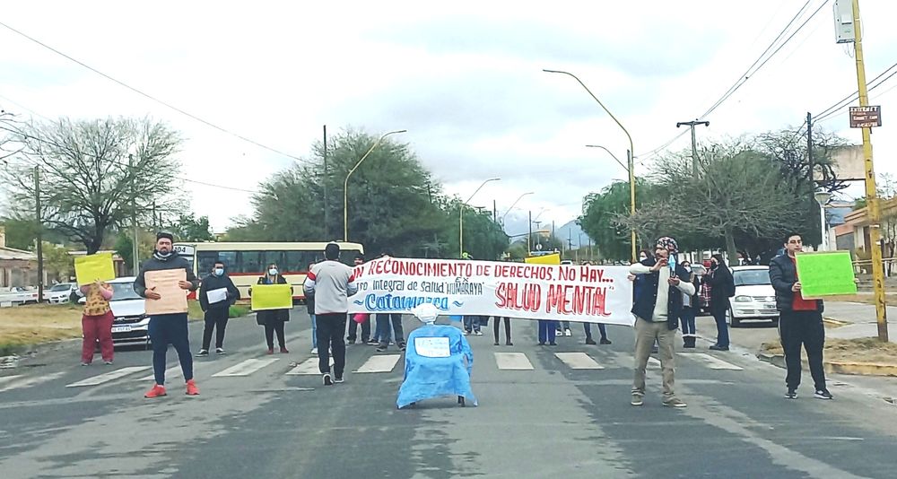 Protestaron trabajadores del Centro Integral de Salud