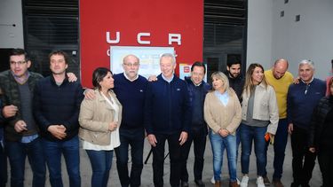 Unidad. Pasada la medianoche, Rubén Manzi admitió su derrota y propuso trabajar en unidad con Flavio Fama.