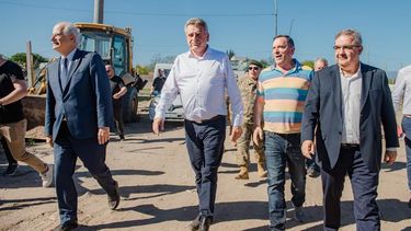 Raúl Jalil junto a Agustín Rossi visitaron la Guarnición militar