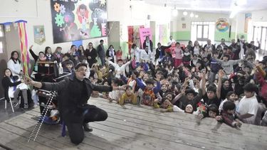 Alegría. Los niños disfrutaron de shows de magia, baile y canto.