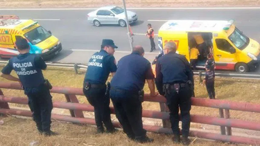 Córdoba. La joven fue encontrada a la vera de la ruta