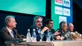 Participación. El gobernador Raúl Jalil, junto a sus pares de Jujuy y Mendoza, en uno de los paneles.