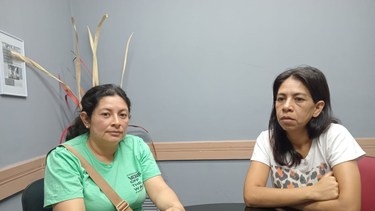 Familiares. Romina Frías (izquierda) y Mónica Frías, parientes de los imputados.