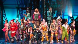 Noche de gala en la Red Carpet del Cirque Du Soleil Bazzar