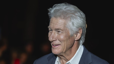 richard gere, sobre donald trump: no solo esta loco, es una presencia oscura que en seis meses destruyo nuestro pais