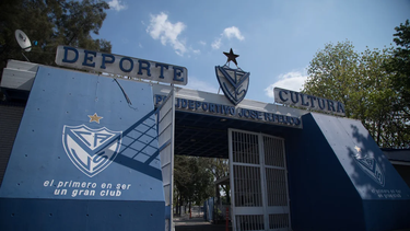 Cuatro jugadores de Vélez fueron denunciados por abuso sexual