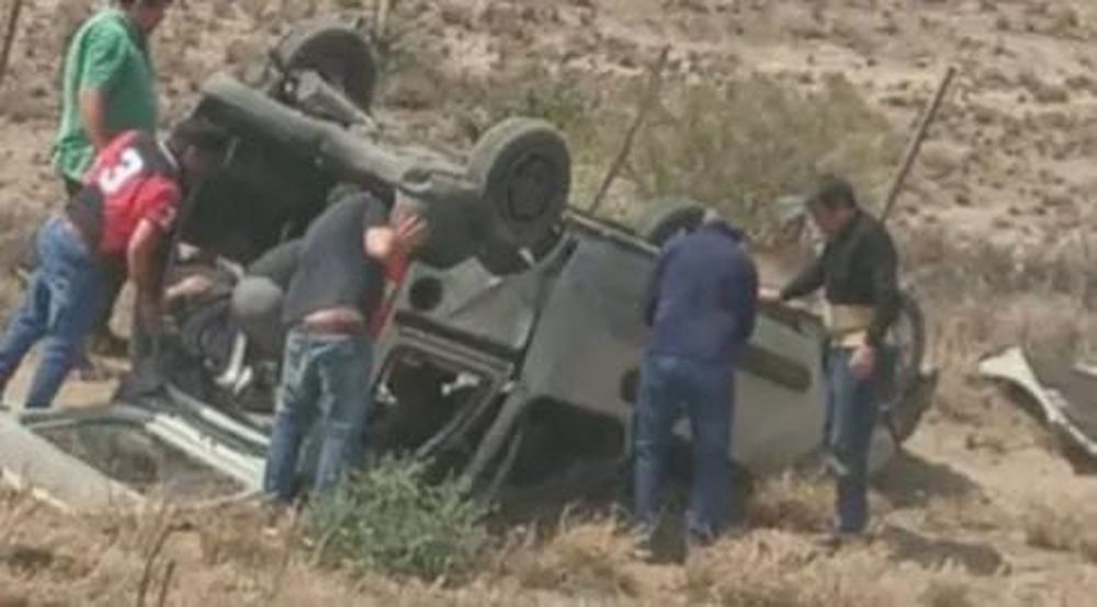 Desastre. En la Ruta Provincial 33 volcó una camioneta con 4 personas.