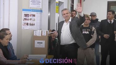 Fernández volvió a criticar a la firma Smartmatic en el escrutinio: Tiene antecedentes horribles