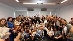 Mujeres radicales piden la expulsión de Carolina Losada por su polémico proyecto sobre abusos Mujeres radicales piden la expulsión de Carolina Losada por su polémico proyecto sobre abusos