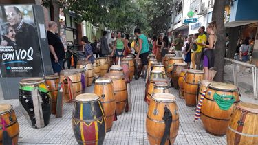 La peatonal Rivadavia vibró al ritmo del candombe