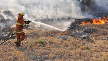 incendios en cordoba: mas de 50 evacuados en capilla del monte