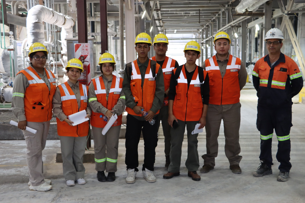 Alumnos del IES Fiambalá recorrieron la planta de Zijin-Liex