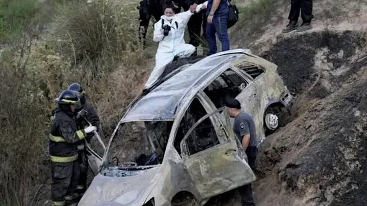 Rosario: Hallaron Un Cadáver Calcinado Dentro De Un Auto Prendido Fuego