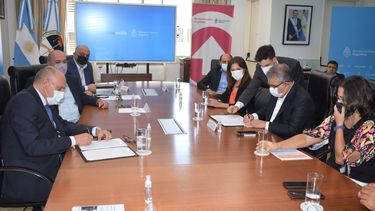 jalil firmo convenio por el fondo compensador