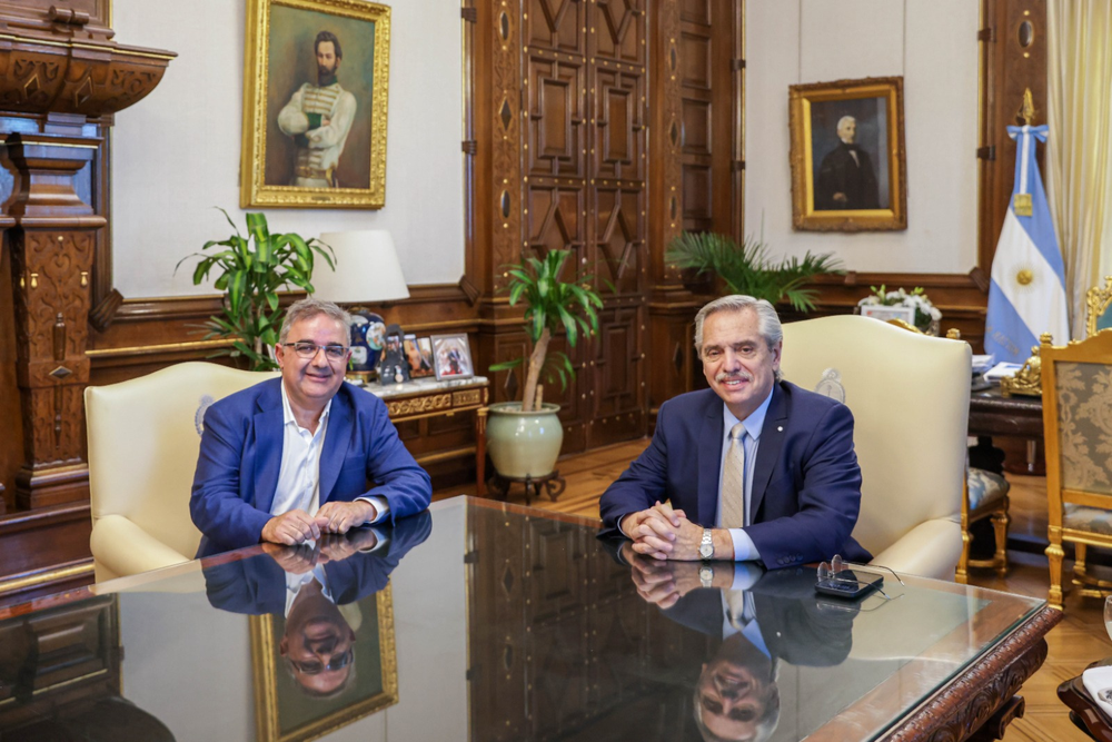 Alberto Fernández recibió en Casa Rosada al&nbsp; gobernador de Catamarca, Raúl Jalil.