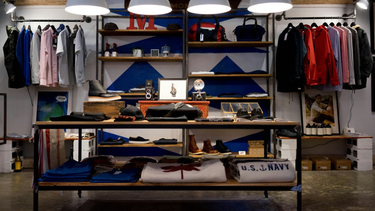 una importante marca de ropa a nivel mundial se declaro en quiebra: que pasara con sus 400 locales
