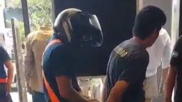 Era el encargado de seguridad y le encontraron mercadería robada