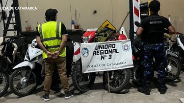 secuestran 13 motos y detienen a dos jovenes en operativos policiales nocturnos