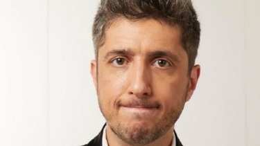 Por estos momentos, Jey Mammón se encuentra recluido solo, en su casa.