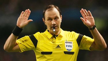 la fifa designo un llamativo arbitro para el partido de argentina