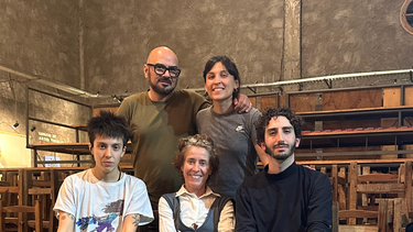 Presentan la obra de teatro Los besos del lago en el Urbano Girardi