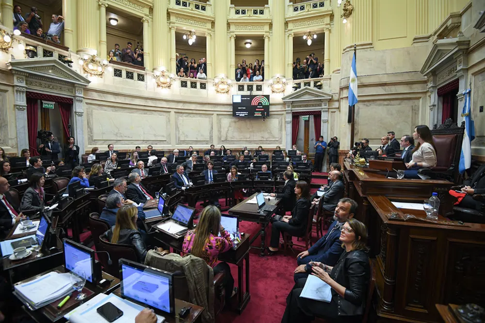Los senadores pasarán a cobrar 12 millones de pesos por mes