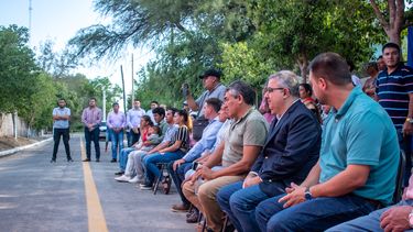 Inauguran obras de asfalto en el Este