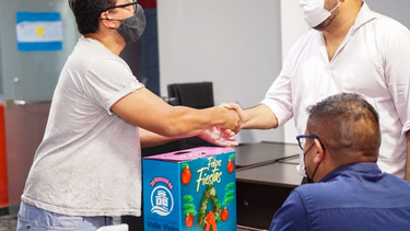 se realizo la entrega de cajas navidenas y pago del bono