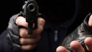 Violento asalto a mano armada en la vía pública