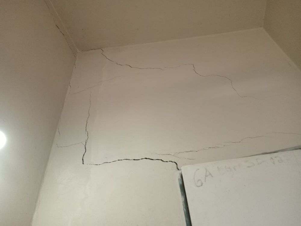 grieta en vivienda del 50 vv norte 16.jpg