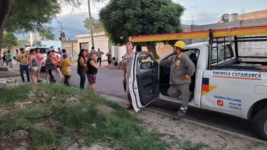 Problema. La EC Sapem recolectó los reclamos ayer en el barrio.