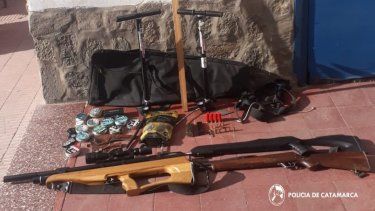 secuestran un arma de fuego y varios elementos en andalgala