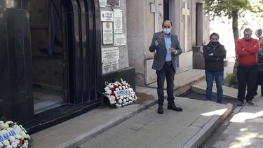 Recordatorio. Gustavo Saadi participó del homenaje en el Mausoleo.