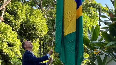 los diplomaticos argentinos expulsados por maduro dejaron venezuela