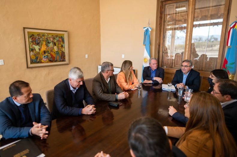 Jalil se reunio con la oposicion