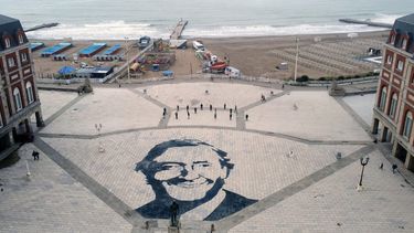 Denunciarán en la Justicia a autores de un mural de Néstor Kirchner pintado sobre la Rambla